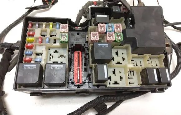 Volvo S40 Fuse box set 8688040 518818000 3M5T14A142AB