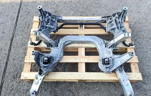 BMW 5 F10 F11 Engine mount bracket