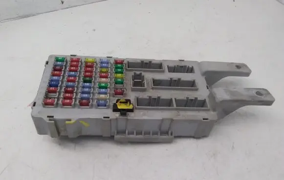 Hyundai Santa Fe Fuse module 919502B400