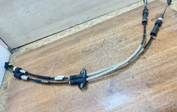Volvo V70 Gear shift cable linkage 31272234