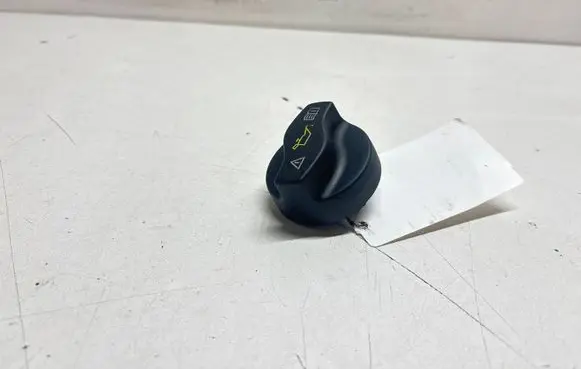Mercedes-Benz ML W166 Oil filler cap A0000101585
