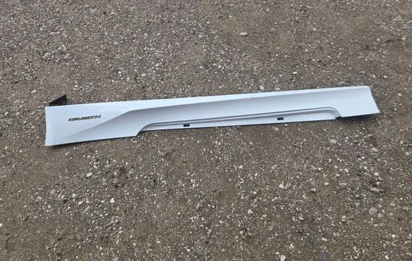 Lexus RC Sill 7586024040