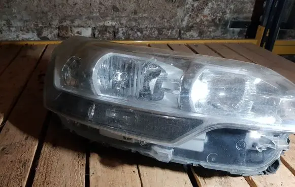 Citroen C5 Headlight/headlamp 9684845180