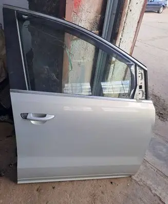 Seat Alhambra (Mk2) Front door Nocode