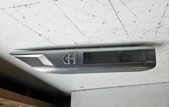 Opel Tigra B Front fender indicator light 93162217