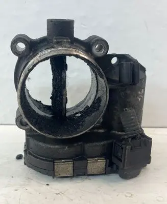 Volvo V70 Throttle valve 8692720 89H275