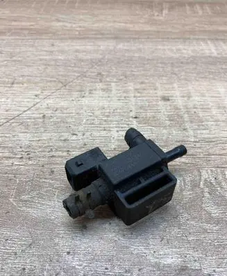 Volvo V70 Turbo solenoid valve 30670449