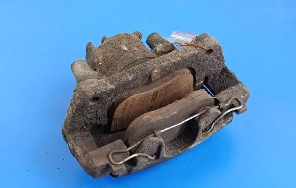 Front brake caliper