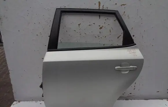 KIA Ceed Rear door