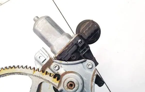 Toyota Auris 150 Front door window regulator motor 857100d100