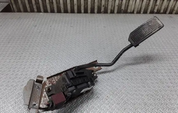 Nissan Almera Tino Accelerator throttle pedal 18002BU410