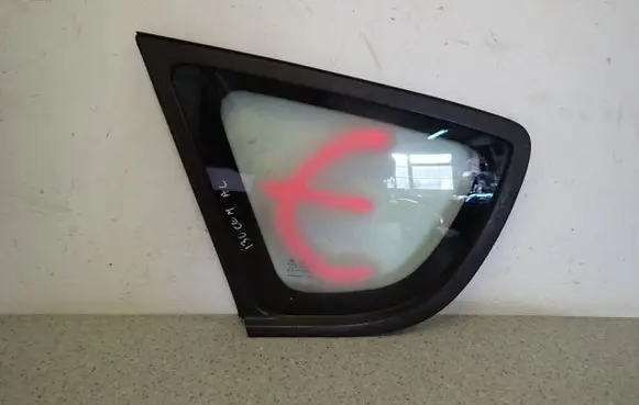 Hyundai i30 Sliding door window/glass 