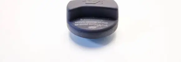 Volvo 850 Oil filler cap 028103485A