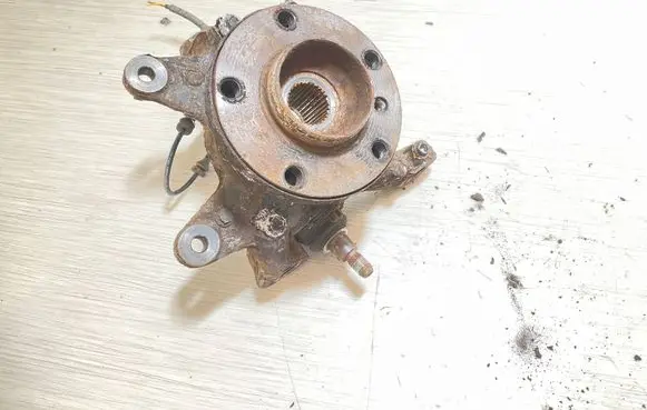 BMW X3 E83 Front wheel hub