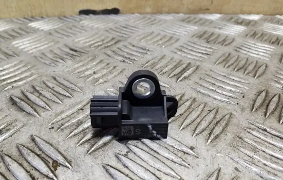 Nissan X-Trail T32 Airbag deployment crash/impact sensor 988303RA0A