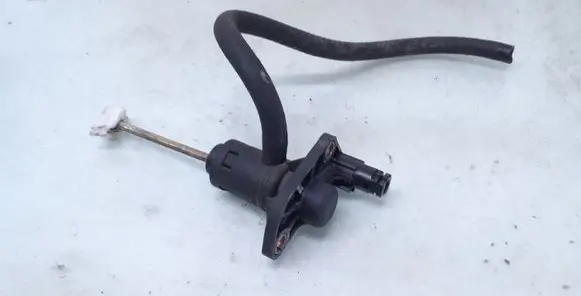 Clutch slave cylinder