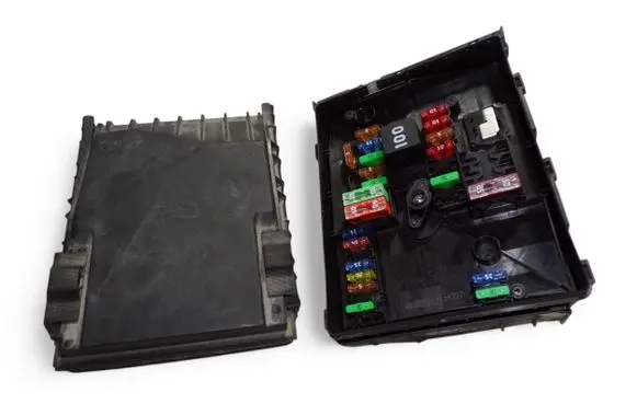 Volkswagen Caddy Fuse box set 1K0937132F 1K0937629A