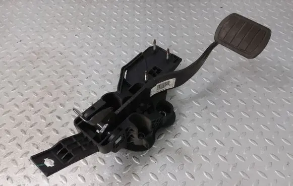 Citroen Jumpy Brake pedal 9833564680