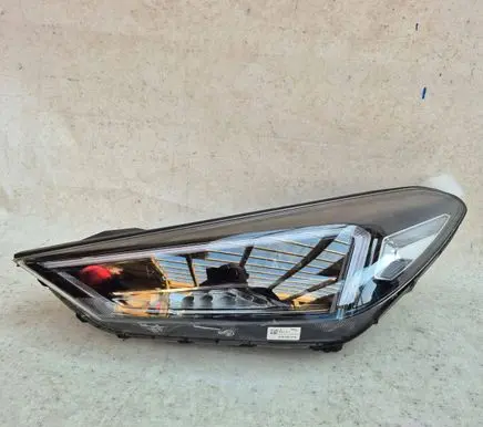 Hyundai Tucson TL Headlight/headlamp 92101-D7700
