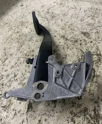 BMW 3 E90 E91 Brake pedal 42322403