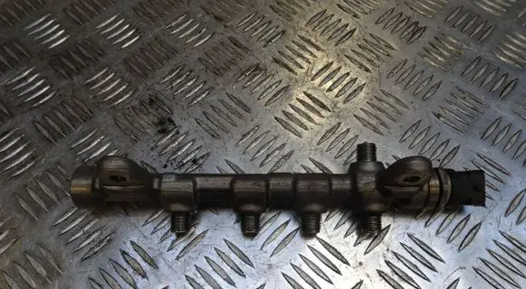 Opel Insignia A Fuel main line pipe 55576177 0445214221 0281006158