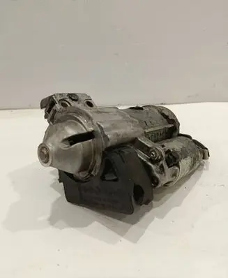 BMW 1 F20 F21 Starter motor 8572918 4380001571