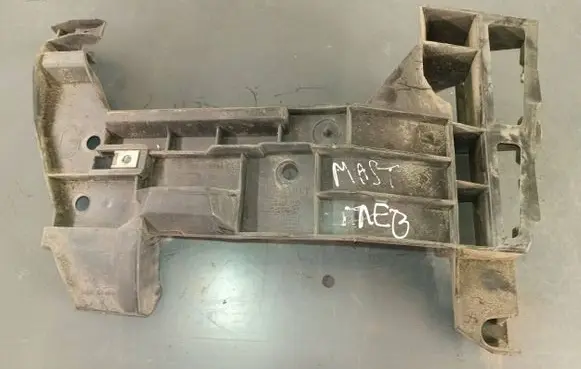 Renault Master II Rear bumper mounting bracket 7700352211