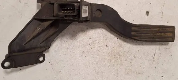 Ford Mondeo Mk III Accelerator throttle pedal 1S719F836BB 109500000666
