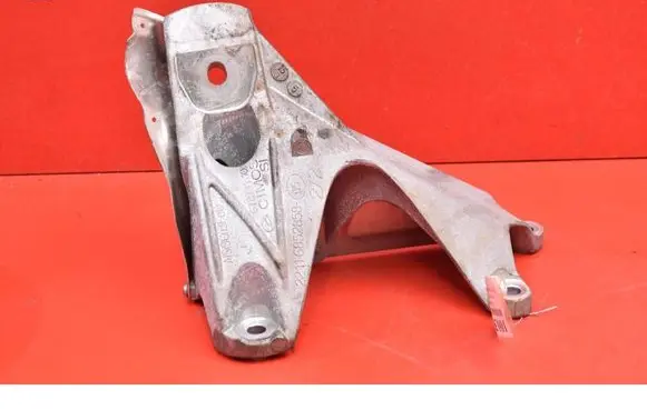 BMW X5M F85 Engine mount vacuum valve 6852858-05