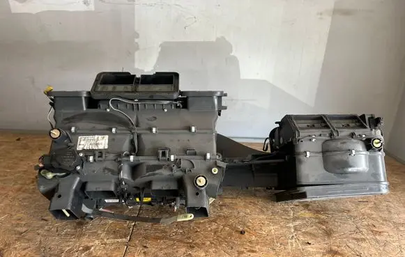 Mercedes-Benz E W211 Interior heater climate box assembly 2118300362