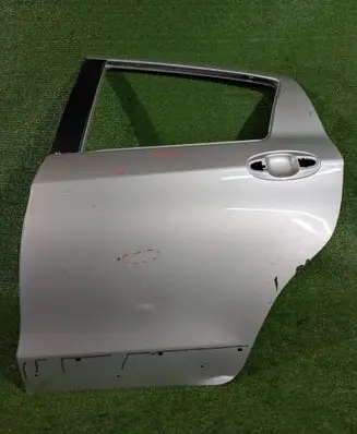 Toyota Yaris Rear door