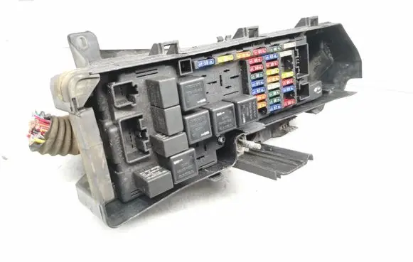 Volvo XC90 Fuse module 9494210