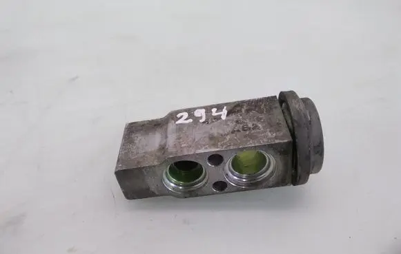 KIA Sorento Air conditioning (A/C) expansion valve 