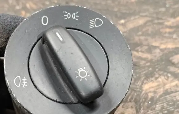 Volkswagen Golf V Light switch 1K0941431B