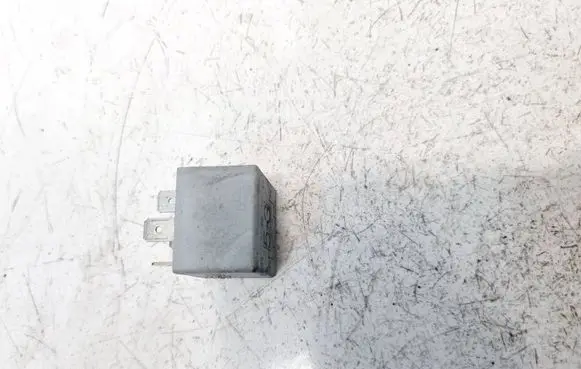 Volkswagen PASSAT B6 Other relay 141951253B 20240072