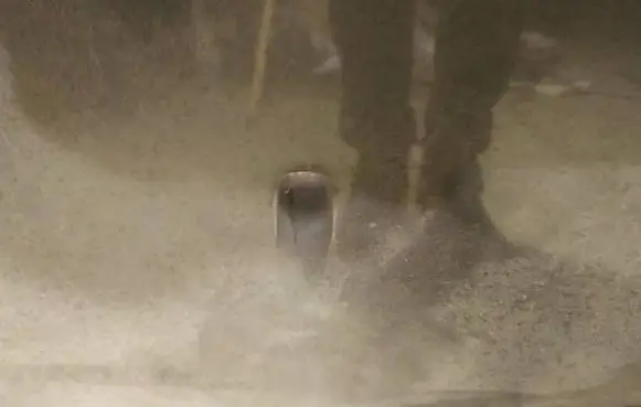 Windshield washer spray nozzle