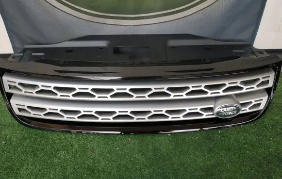 Land Rover Discovery 5 Front bumper upper radiator grill SQ880OZ