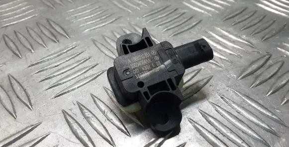 Mercedes-Benz GLE (W166 - C292) Airbag deployment crash/impact sensor A1668210351