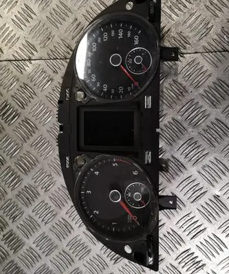 Volkswagen PASSAT B7 Speedometer (instrument cluster) 3AA920970A