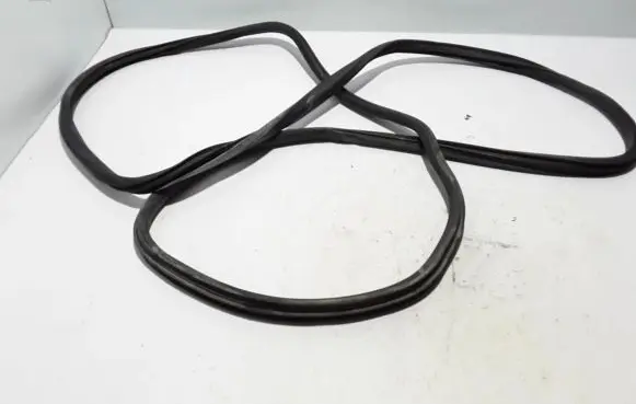 Volkswagen Transporter - Caravelle T5 Rubber seal sliding door (on door) 