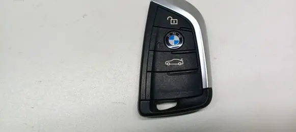 BMW 2 F46 Ignition key/card 