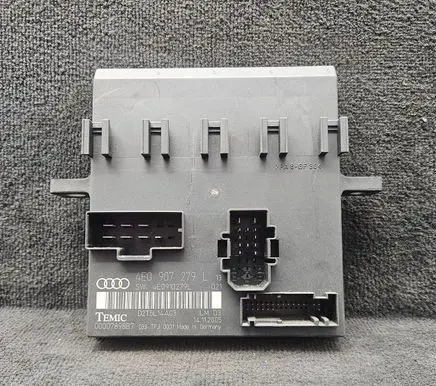 Audi A8 S8 D3 4E Comfort/convenience module 4E0907279L 4E0910279L