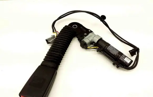 Mini One - Cooper Coupe R56 Front seatbelt buckle 610182100C 610183700E