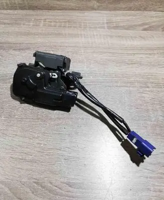 Toyota Prius (XW20) Rear door lock 080905060704