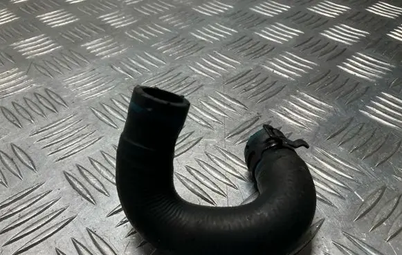 Mercedes-Benz C W204 Engine coolant pipe/hose A6512030882