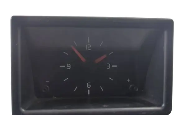 Volvo 460 Clock 466686