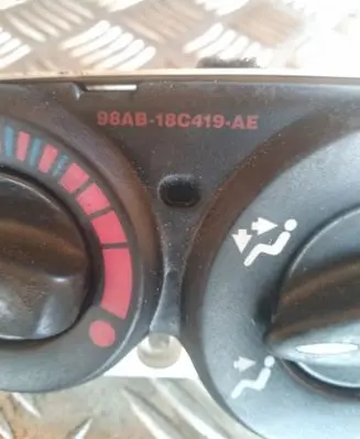 Ford Focus Climate control unit 98AB18C419AE