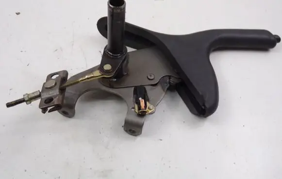 Daewoo Leganza Hand brake release handle 