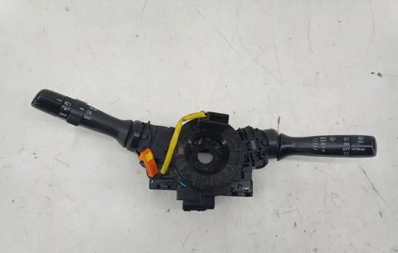 Toyota Yaris Wiper turn signal indicator stalk/switch 17F001