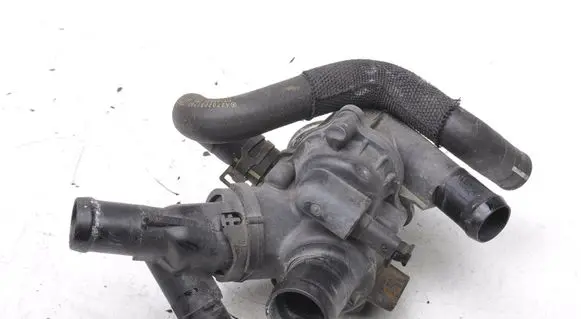 Mercedes-Benz CLA C117 X117 W117 Thermostat housing A2702000615